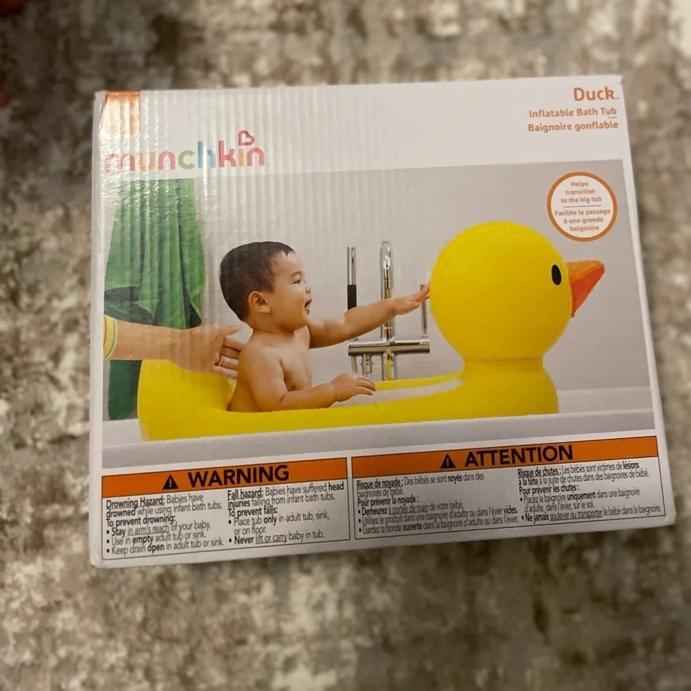 Munchkin Inflatable Yellow Duck Bath Tub -NWT